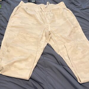 Womens Gapfit Camouflage Pants (nylon) joggers NWOT